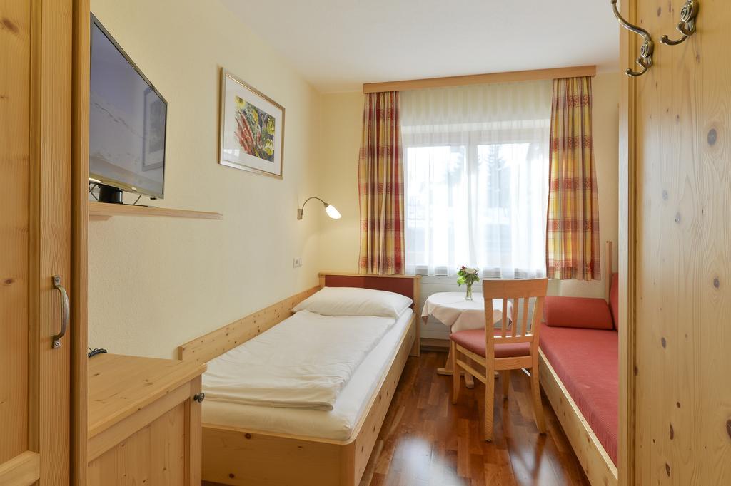 Haus Wallis Ξενοδοχείο Lech am Arlberg Δωμάτιο φωτογραφία